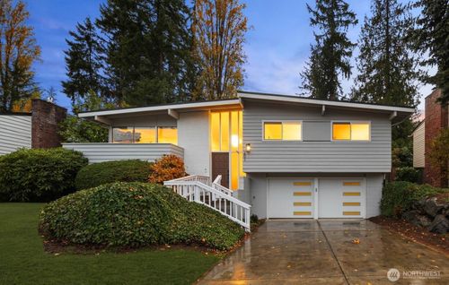 201 165th Ave Ne, Bellevue, WA, 98008-4517 | Card Image