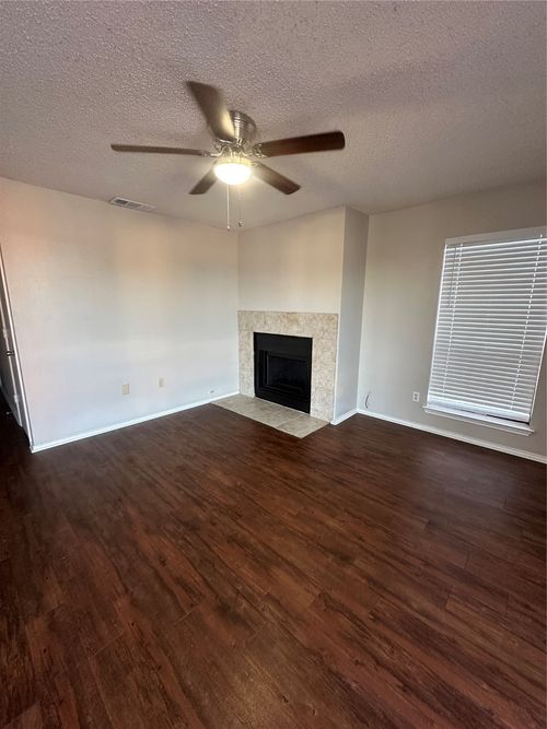 apt-c-8129 Foxfire Ln, White Settlement, TX, 76108-1173 | Card Image