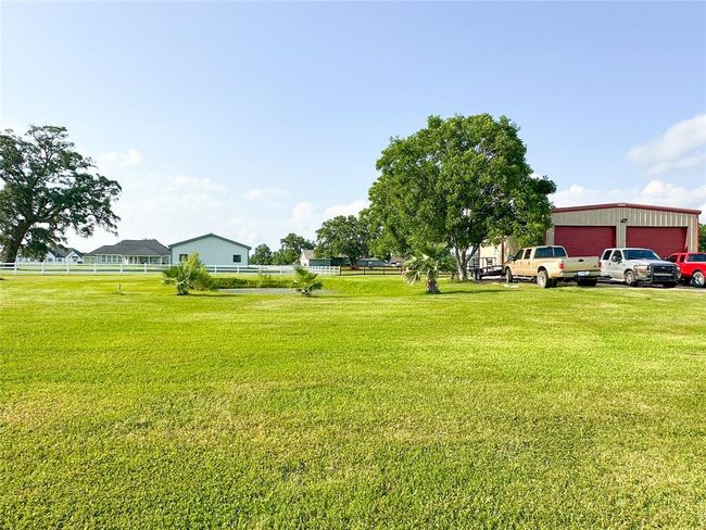 2818 Rustic Wood Ln, House other with 3 bedrooms, 2 bathrooms and 2 parking in Rosharon TX | Image 33