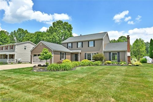 191 Maple Leaf Dr, Hubbard, OH, 44425-1525 | Card Image