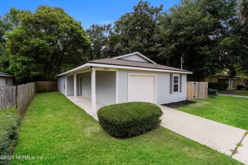 737 N Cypress Ave, GREEN COVE SPRINGS, FL, 32043-2412 | Card Image