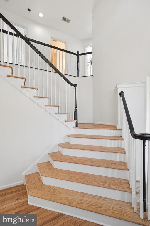 Residential in WOODBRIDGE 4