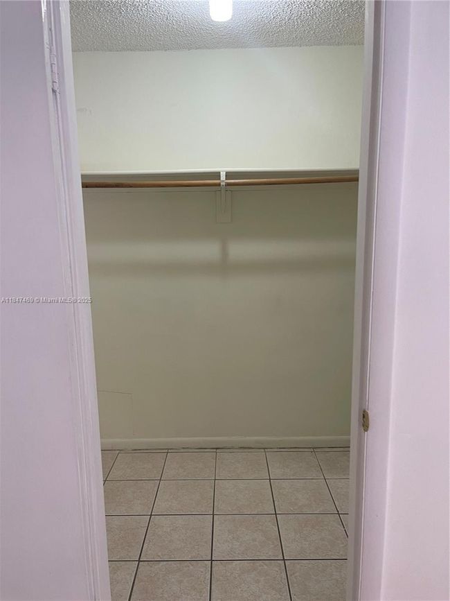APT-3127 - 1810 W 56 Th St, Condo with 2 bedrooms, 1 bathrooms and null parking in Hialeah FL | Image 4