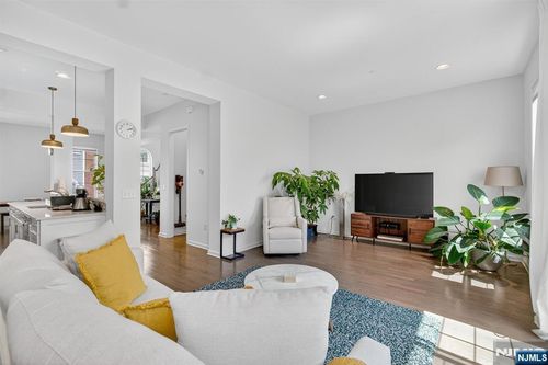 283 Bradley Dr, Wood Ridge, NJ, 07075-2526 | Card Image