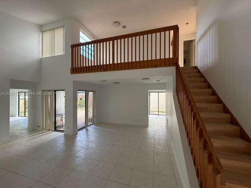 17317 Nw 63rd Ave, Hialeah, FL, 33015-4470 | Card Image