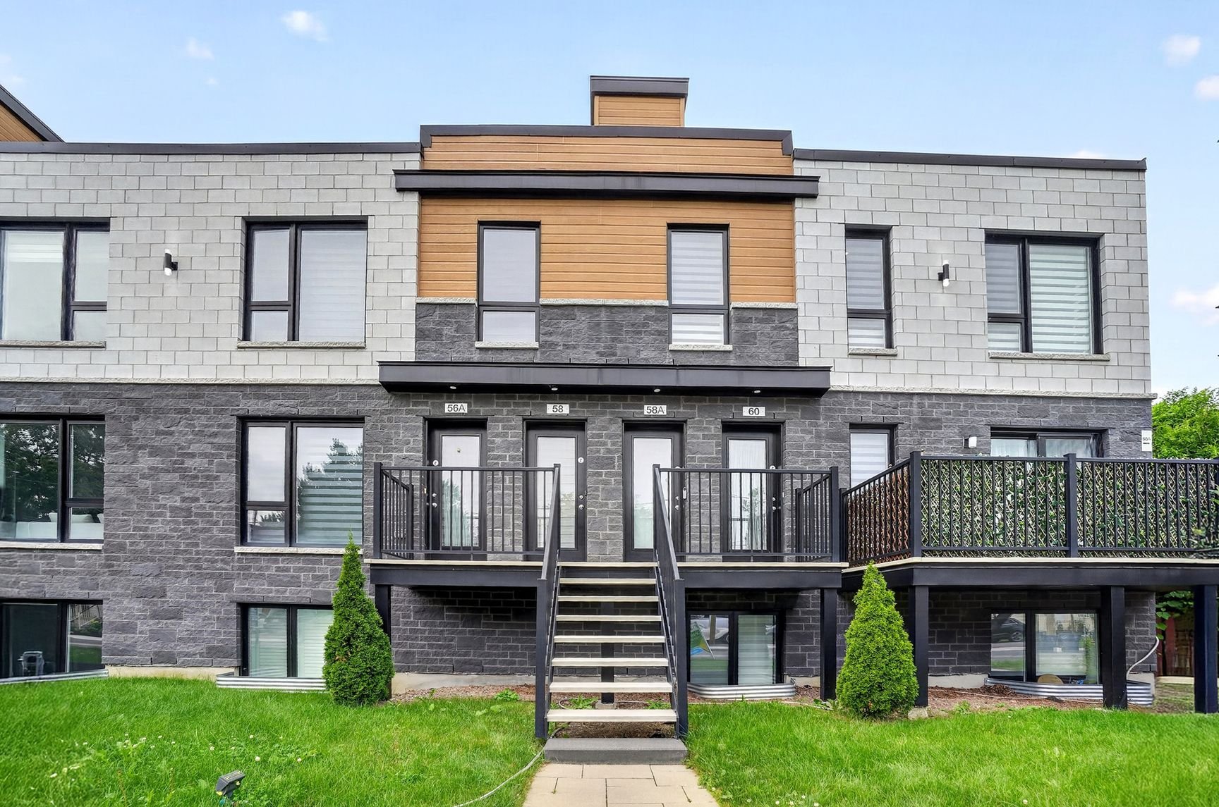Residential in Laval (Laval-des-Rapides) 2