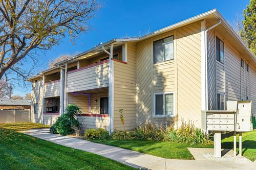 6907 W Colehaven Ln, Boise, ID, 83704-8551 | Card Image