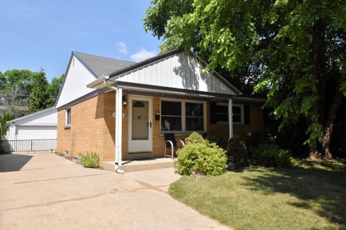 4075 S Troy Ave, Saint Francis, WI, 53235-4852 | Card Image
