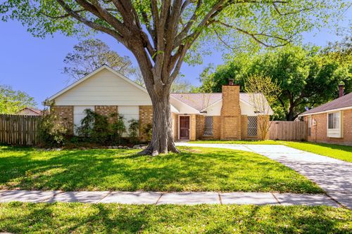 412 Meadowpoint Dr, League City, TX, 77573-5916 | Card Image