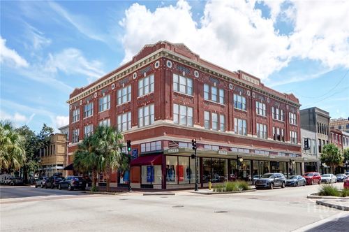 122 W Broughton Street, Savannah, GA, 31401 | Card Image