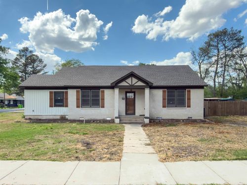 220 College St, Lonoke, AR, 72086-3112 | Card Image