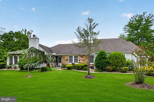 11 Canterbury Dr, MONROE TOWNSHIP, NJ, 08831-5626 | Card Image