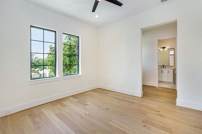 Bedroom 4 with ensuite. | Image 34
