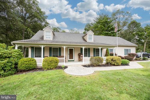 1360 N Manor Rd, HONEY BROOK, PA, 19344-9435 | Card Image