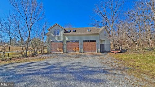 645 S Edwards Ave, CHAMBERSBURG, PA, 17202-8467 | Card Image