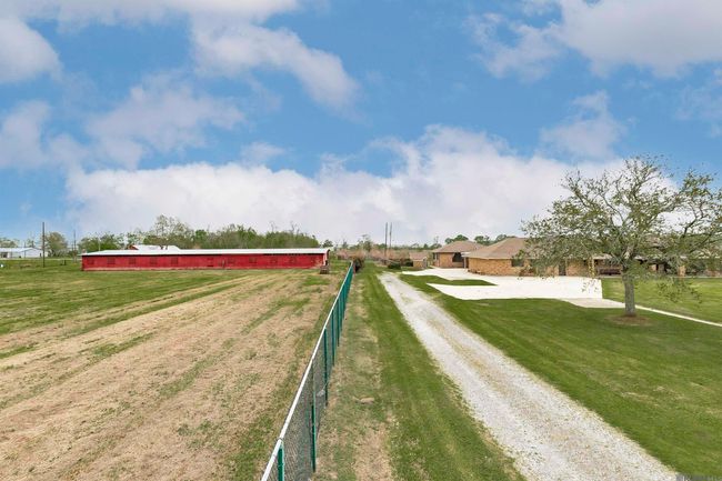 5511 N River Rd, House other with 3 bedrooms, 2 bathrooms and 2 parking in Port Allen LA | Image 18