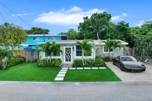38 Pirates Dr, Key Largo, FL, 33037-2320 | Card Image
