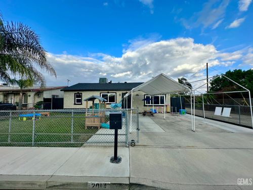 2014 Rounds St, Delano, CA, 93215-1232 | Card Image