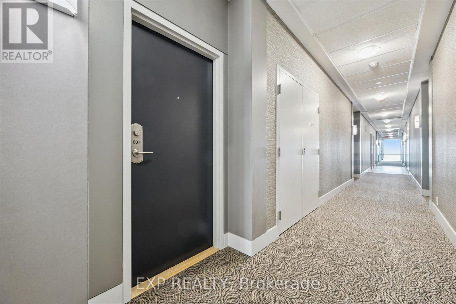 Residential in Mississauga (Port Credit) 4