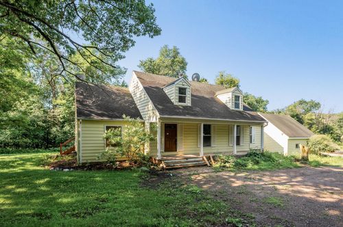 8018 747th St, River Falls, WI, 54022-4251 | Card Image