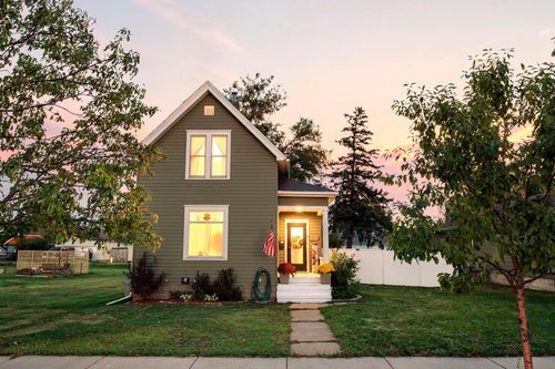 506 N 7th St, Lake City, MN, 55041-1301 | Card Image