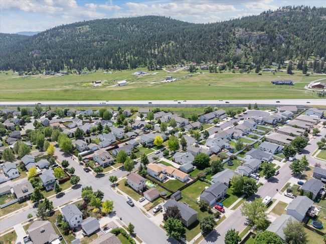 Aerial view of property's location and view of Lone Pine Mountain | Image 43