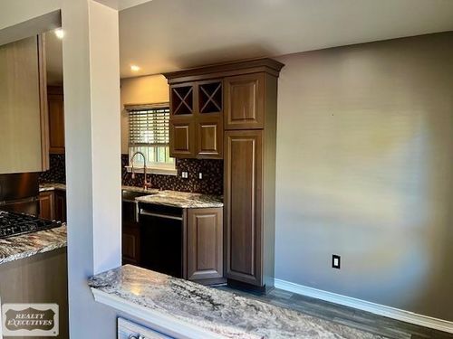 25052 Portside Ct, Harrison Township, MI, 48045-3265 | Card Image