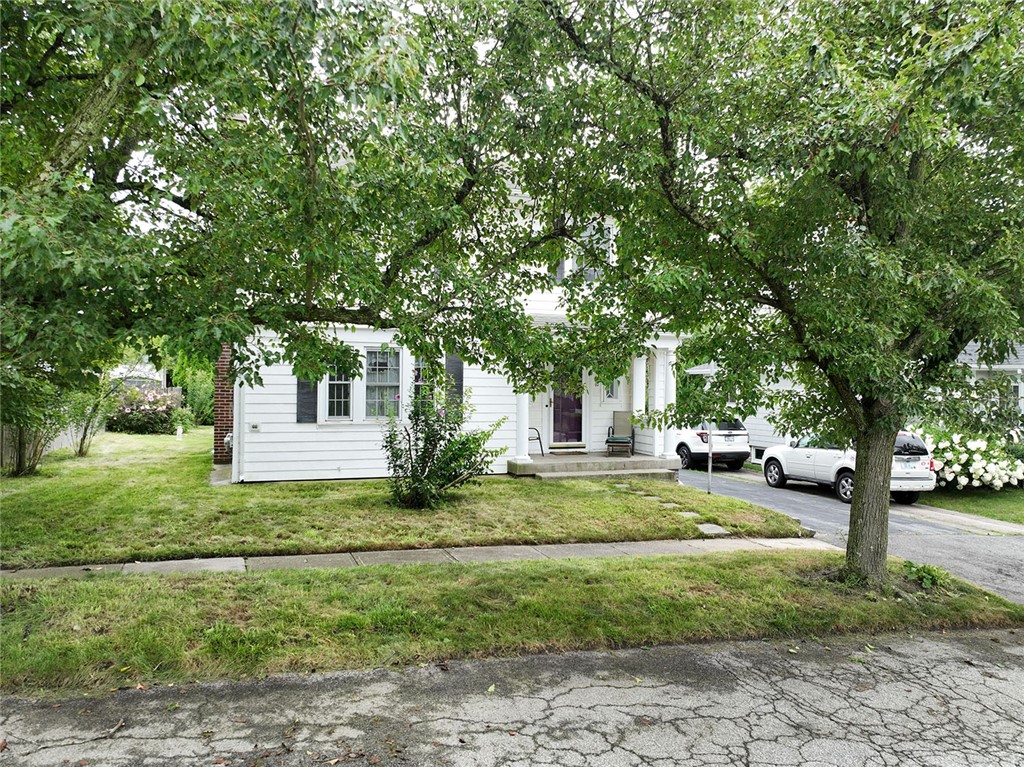 Aberdeen Rd, Riverside, RI 02915