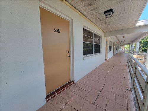 apt-308-911 Washington Ave, LARGO, FL, 33770-3256 | Card Image
