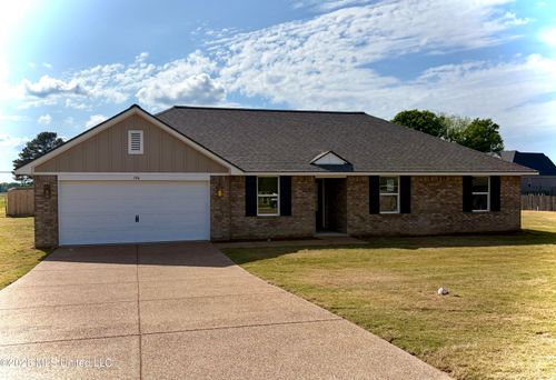 106 Red Bird Cv, Senatobia, MS, 38668-1050 | Card Image