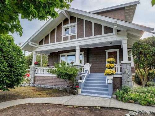 273 Linden Ave, Victoria, BC, V8V4E6 | Card Image