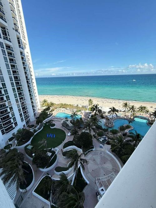 1006-18001 Collins Ave, Sunny Isles Beach, FL, 33160-2722 | Card Image