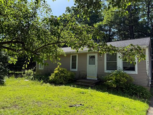 106 Peach St, Barre, MA, 01005-9031 | Card Image