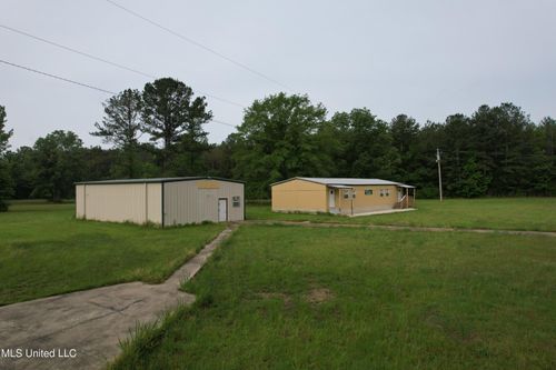 589 Simpson Highway 28 W, Pinola, MS, 39149-3053 | Card Image
