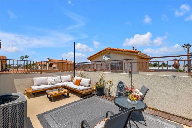 13 - 14535 Margate St, Townhouse with 3 bedrooms, 3 bathrooms and 2 parking in Sherman Oaks CA | Image 27