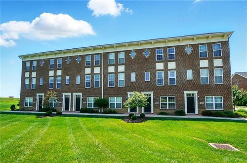 905 Brownstone Row, Springboro, OH, 45066-7540 | Card Image
