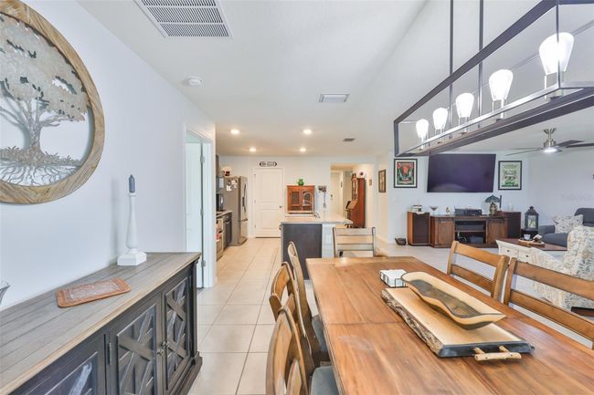 16704 Sunburst Lake St, House other with 3 bedrooms, 2 bathrooms and null parking in WIMAUMA FL | Image 13