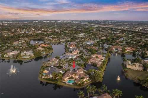 369 Sweet Bay Ave, Plantation, FL, 33324-8227 | Card Image