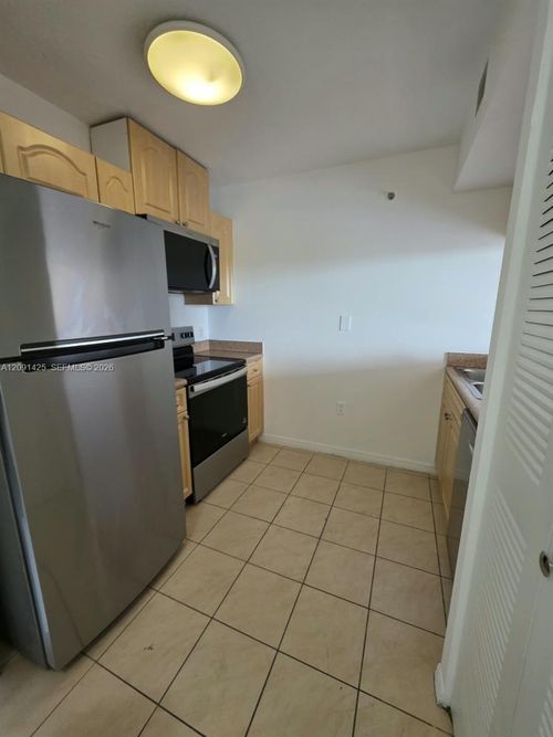 604-102 Sw 6th Ave, Miami, FL, 33130-1494 | Card Image