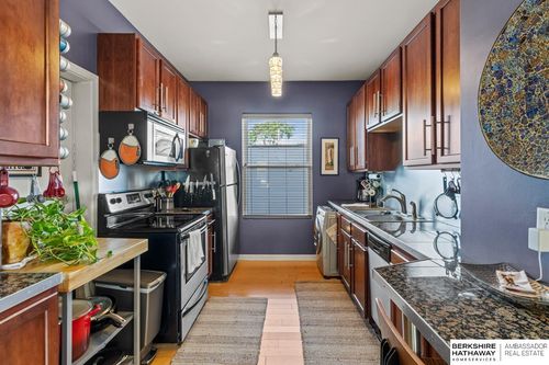 apt-204-2315 Harney St, Omaha, NE, 68102-2321 | Card Image
