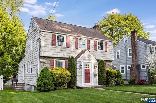 199 Stonehouse Rd, Glen Ridge, NJ, 07028-1815 | Card Image
