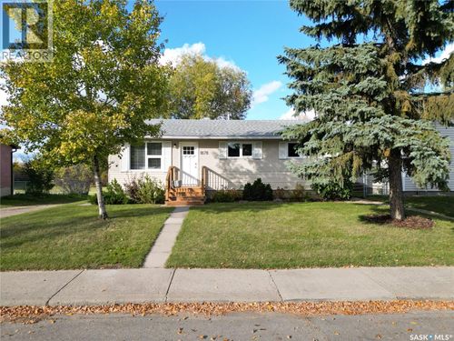 1878 13th St W, Prince Albert, SK, S6V3K3 | Card Image
