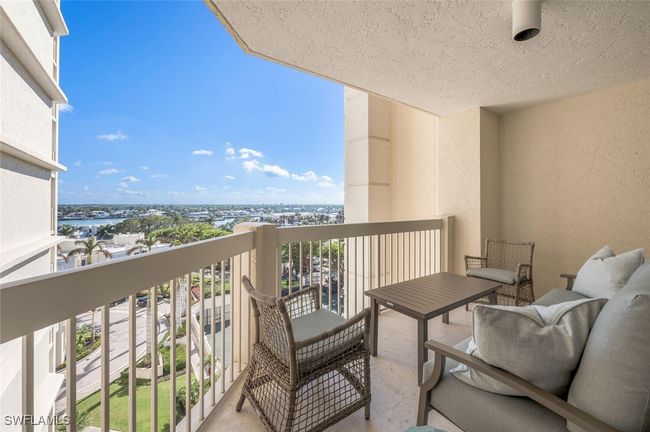 Guest Balcony | Image 39