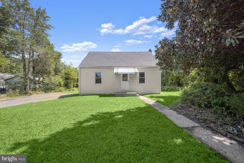 7520 Burgess Ln, FORT WASHINGTON, MD, 20744-1709 | Card Image
