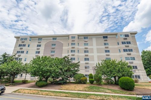 310 Lookout Ave, Hackensack, NJ, 07601-3659 | Card Image