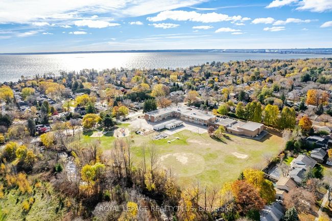 334 Oakwood Dr, House other with 3 bedrooms, 3 bathrooms and 2 parking in Burlington ON | Image 39
