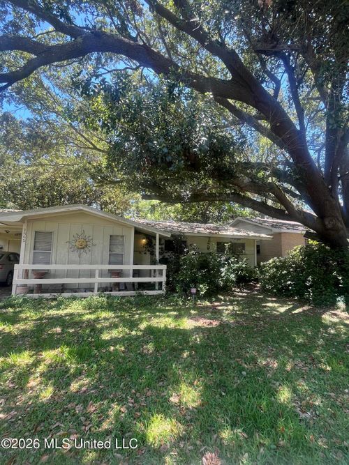 2902 Brookwood Ave, Gulfport, MS, 39501-6221 | Card Image