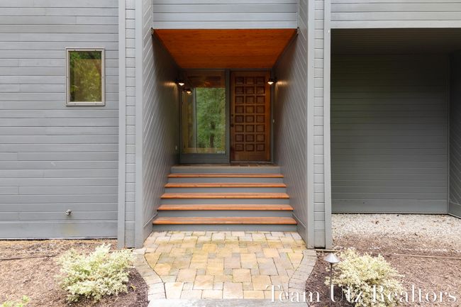Front Entrance | Image 10