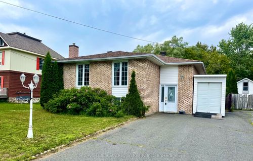 233 Salter St, Sturgeon Falls, ON, P2B3B7 | Card Image