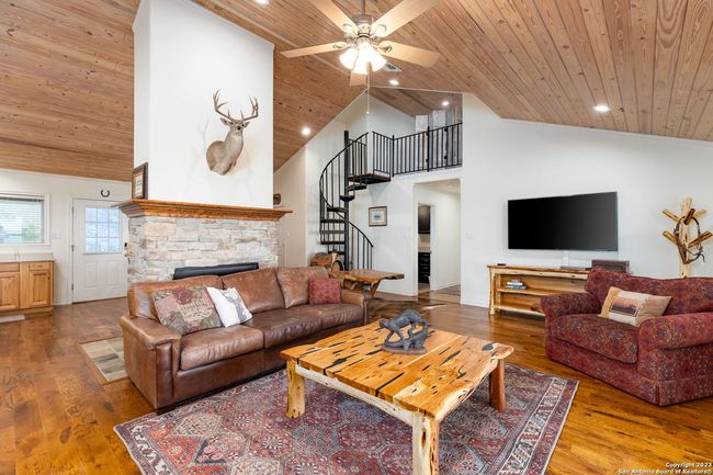 546 Beulah Pl, House other with 3 bedrooms, 3 bathrooms and null parking in Utopia TX | Image 15